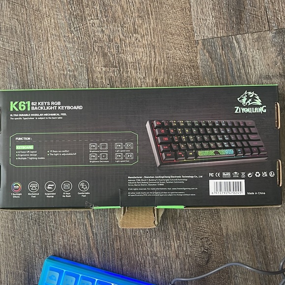 K61 62 key RGB backlight keyboard w/ mouse & pad wired 60% mod. mechanical feel - Picture 7 of 9